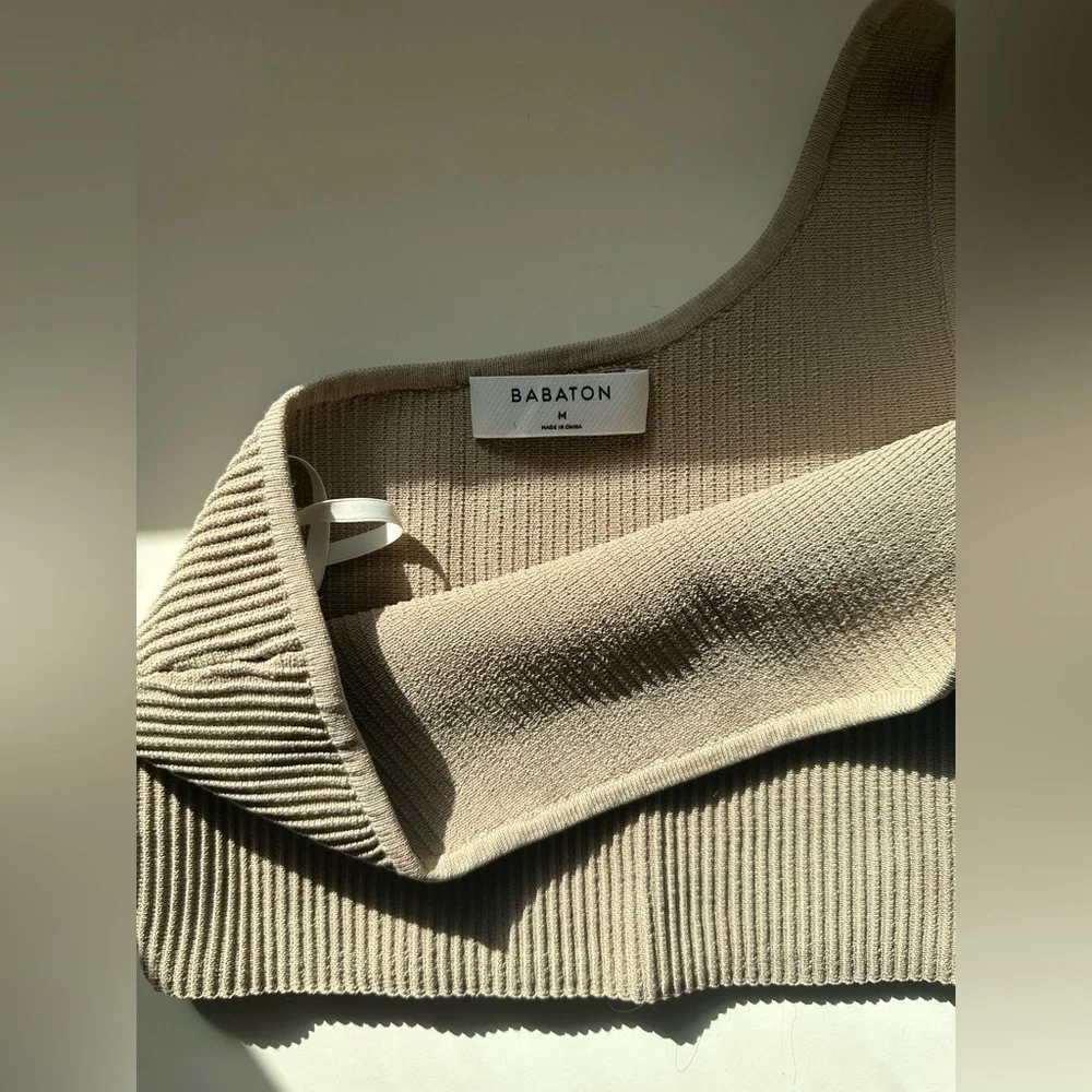 Babaton Aritzia Sculpt Knit One-Shoulder Cropped Tank Fluent Taupe Medium - Picture 3 of 4